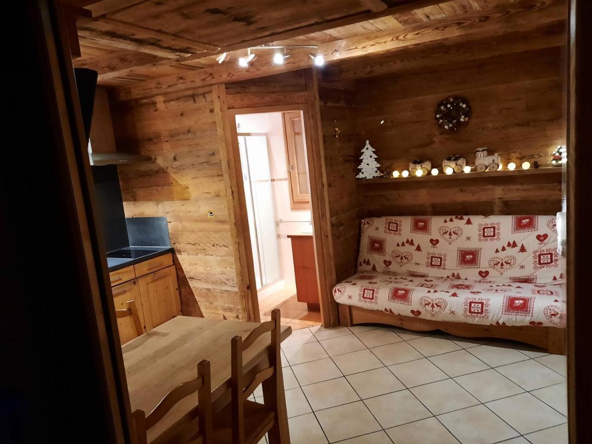 Le Petit Caboin Guest House Seytroux ภายนอก รูปภาพ