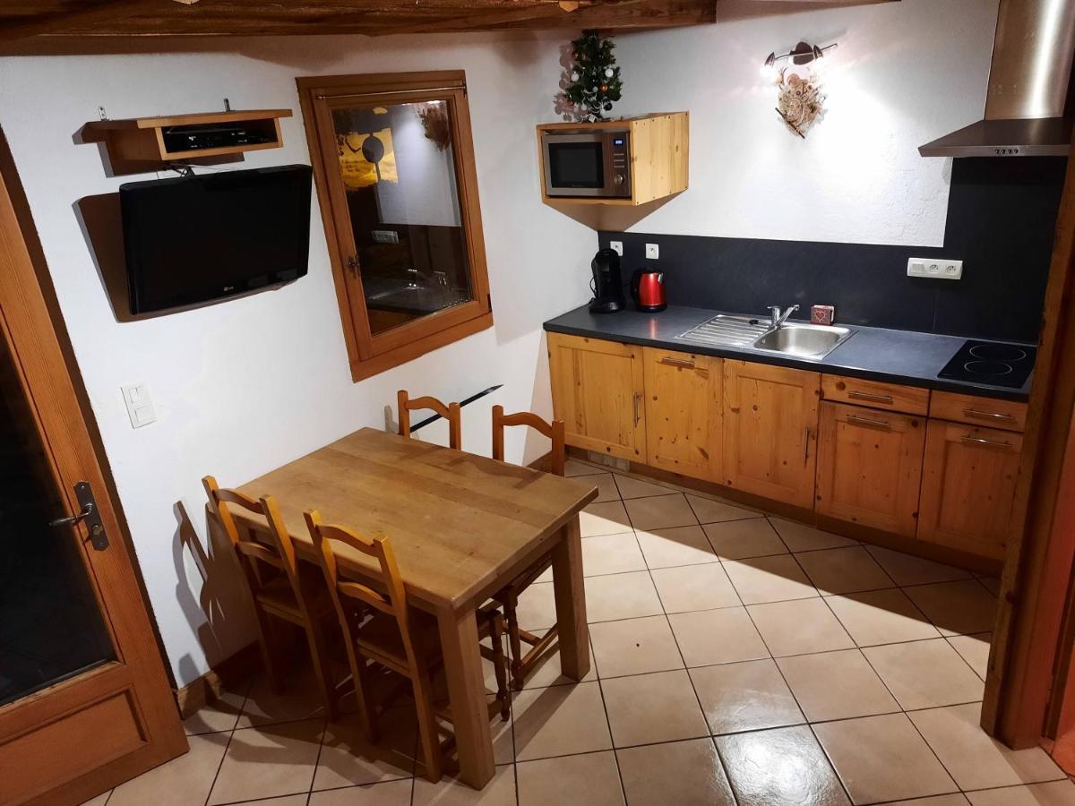Le Petit Caboin Guest House Seytroux ภายนอก รูปภาพ