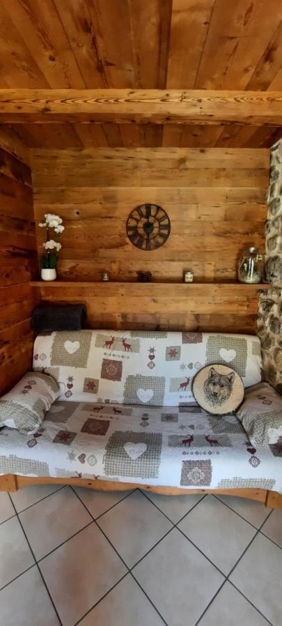 Le Petit Caboin Guest House Seytroux ภายนอก รูปภาพ